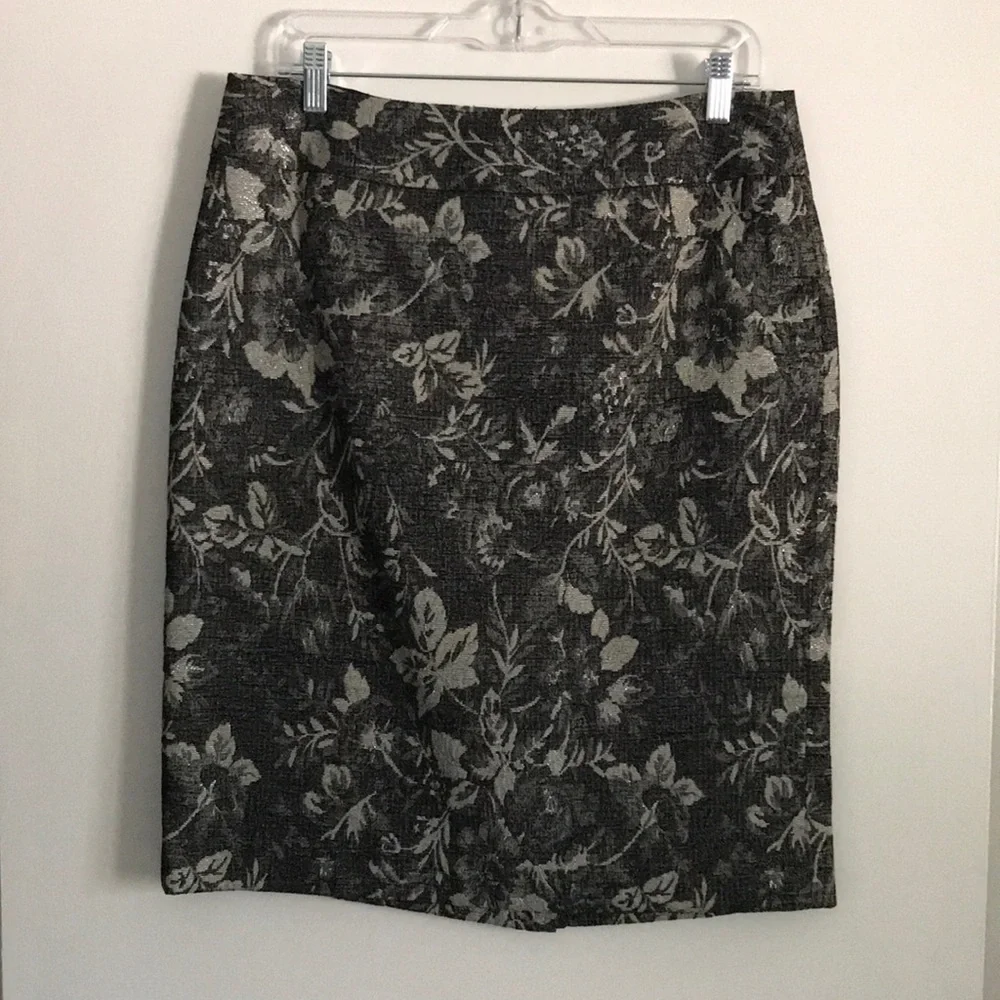 NWOT Ann Taylor Gray Floral Skirt - Picture 1 of 4